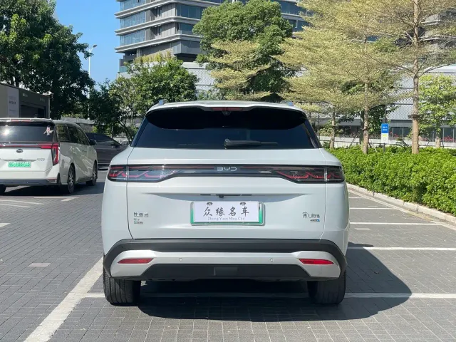 BYD Song Ultra — Фото автомобиля 6