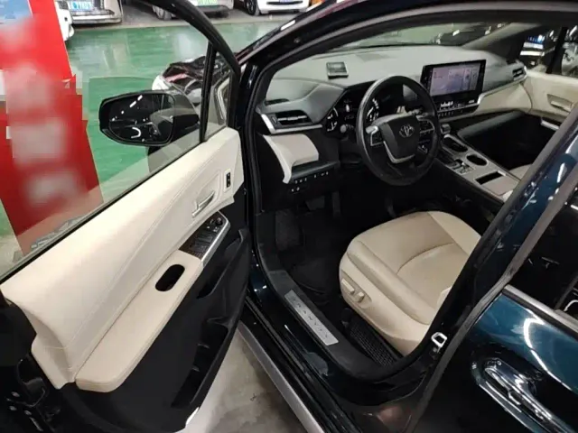 Toyota Granvia — Фото автомобиля 15