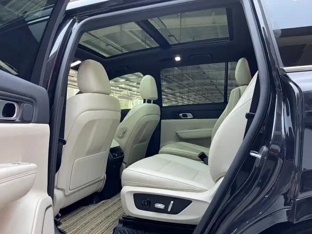Li Auto ONE — Фото автомобиля 20
