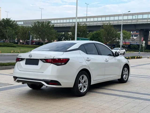 Nissan Sylphy — Фото автомобиля 13