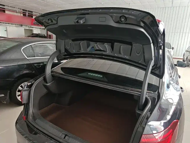 Volkswagen Passat — Фото автомобиля 18