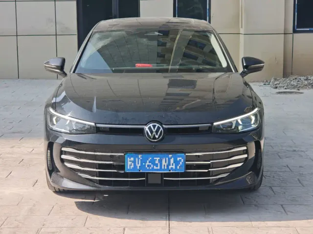 Volkswagen Passat — Фото автомобиля 2