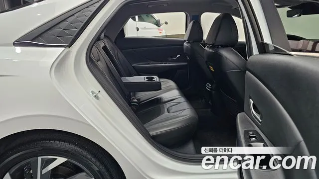 Hyundai Avante CN7 — Фото автомобиля 11