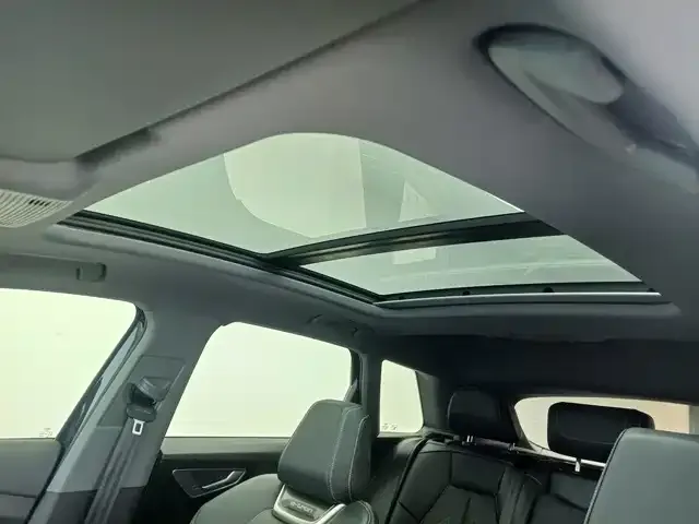 Audi Q4 e-tron — Фото автомобиля 12