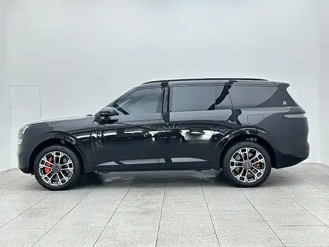 Lynk & Co 900 — Фото автомобиля 8