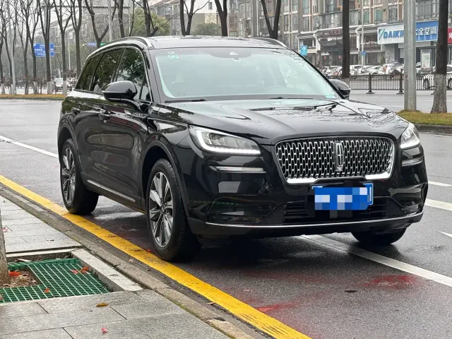 Lincoln Corsair — Фото автомобиля 2