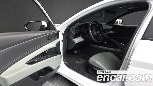 Hyundai Avante CN7 — Фото автомобиля 15