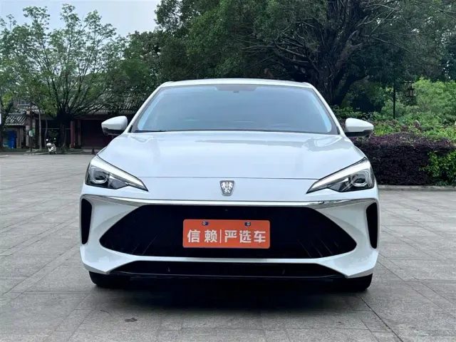 Roewe i5 — Фото автомобиля 3