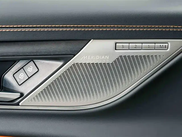 Jaguar XFL — Фото автомобиля 19