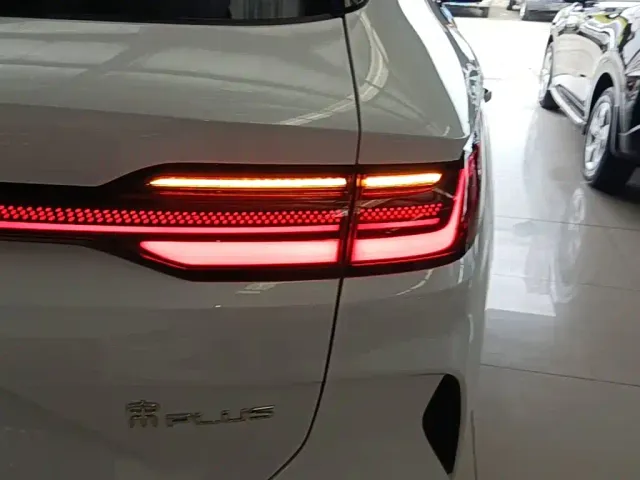 BYD Song PLUS — Фото автомобиля 7