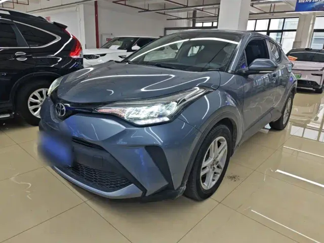 Фотография автомобиля — Toyota C-HR