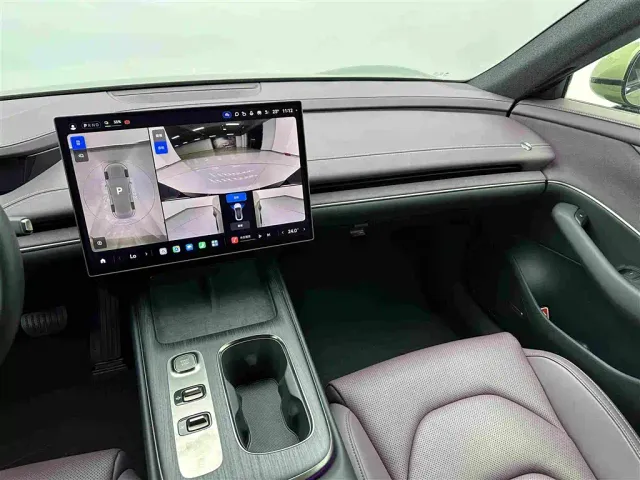 Xiaomi SU7 — Фото автомобиля 16