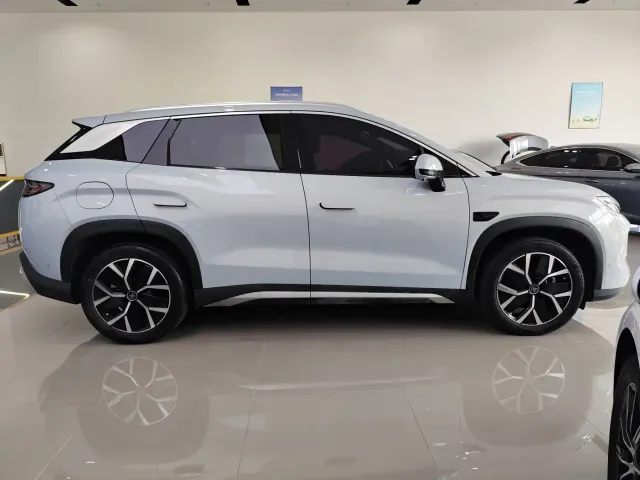 BYD Song L DM-i — Фото автомобиля 8