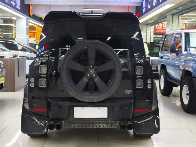 Land Rover Defender — Фото автомобиля 5