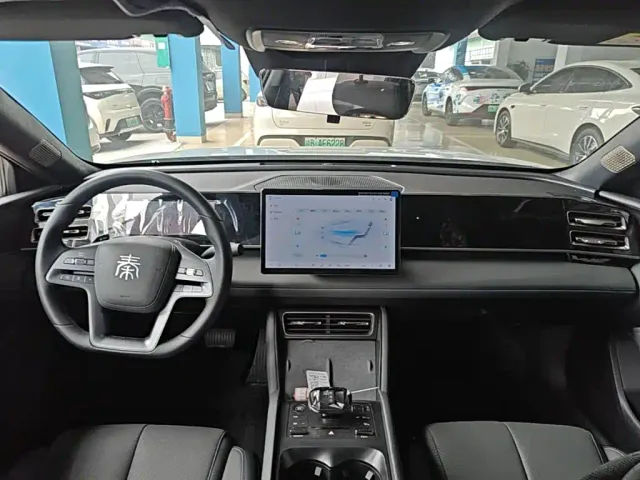 BYD Qin L — Фото автомобиля 9
