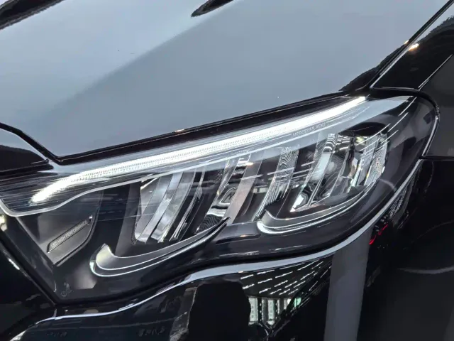 Mercedes-Benz E-Class — Фото автомобиля 19