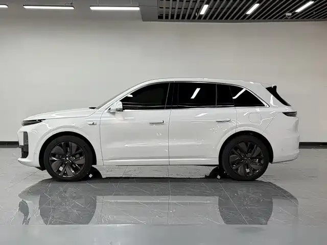Li Auto L6 — Фото автомобиля 5