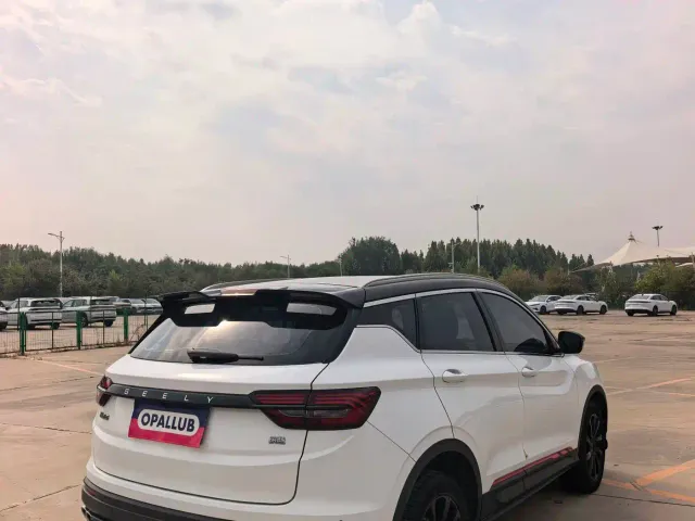 Geely Binyue — Фото автомобиля 5