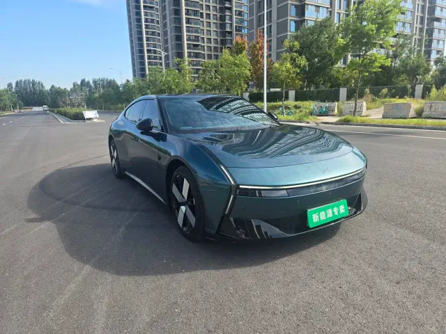 Xpeng P7 — Фото автомобиля 3