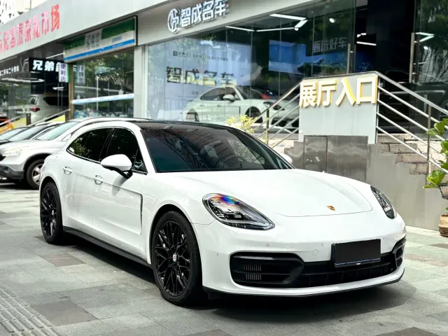 Porsche Panamera — Фото автомобиля 3