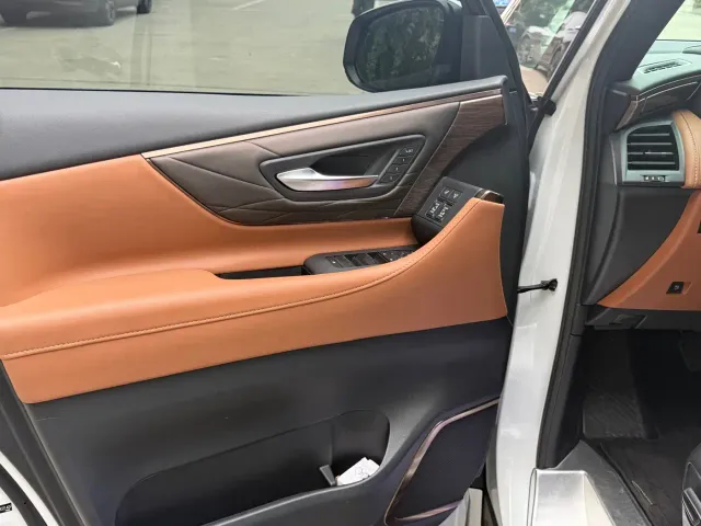 Toyota Vellfire — Фото автомобиля 6