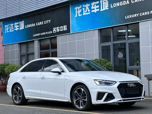 Фотография автомобиля — Audi A4L