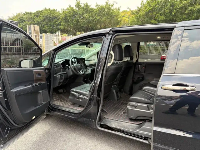 Honda Odyssey — Фото автомобиля 16