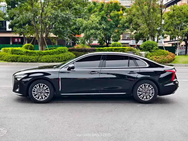 Hongqi H5 — Фото автомобиля 11