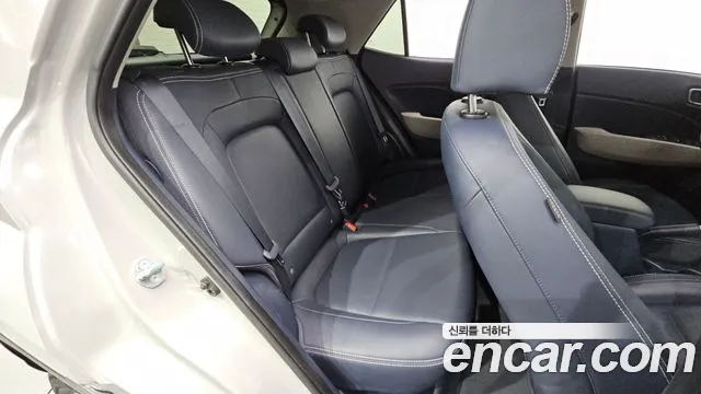 Hyundai Venue — Фото автомобиля 18