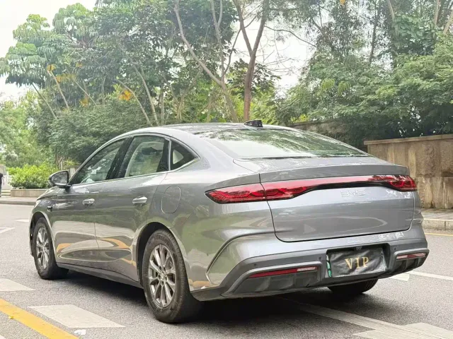 BYD Qin L — Фото автомобиля 17