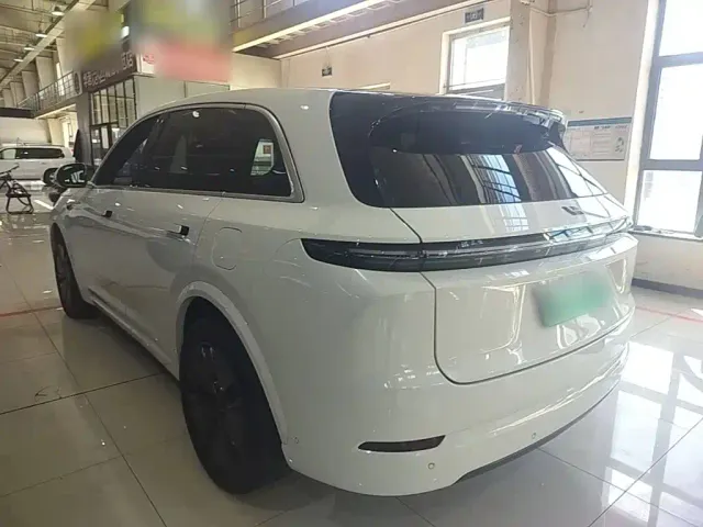 Li Auto L7 — Фото автомобиля 4