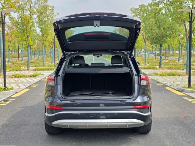 Audi Q4 e-tron — Фото автомобиля 24
