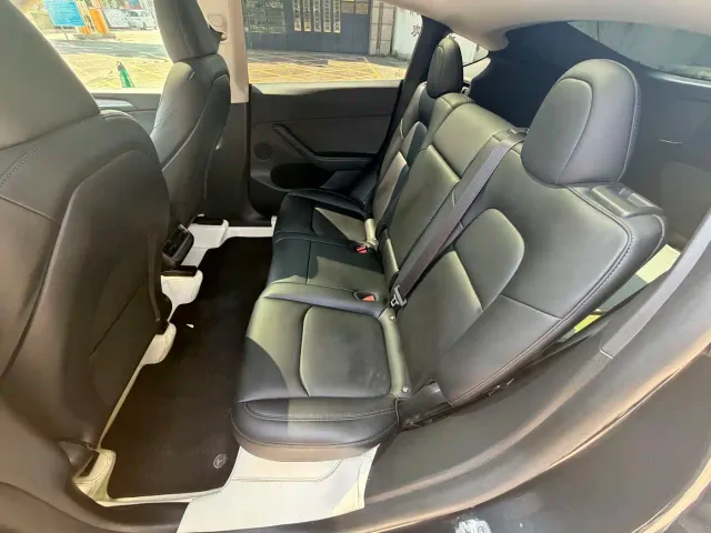 Tesla Model Y — Фото автомобиля 4