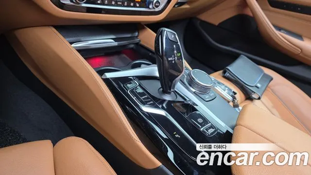 BMW 5-Series — Фото автомобиля 3