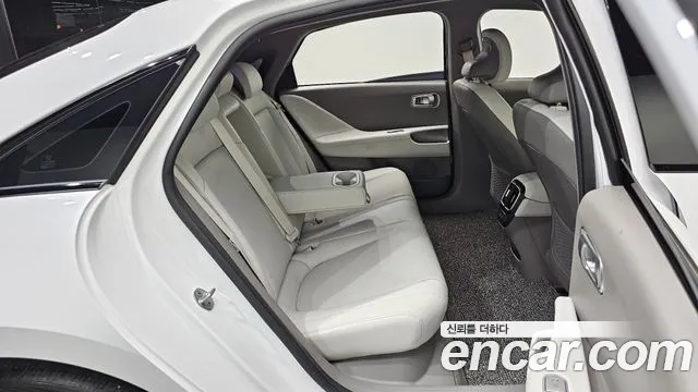 Hyundai Ioniq 6 — Фото автомобиля 11