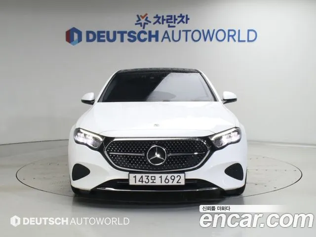 Mercedes-Benz E-Class — Фото автомобиля 3