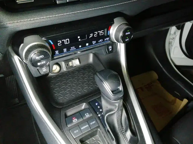 Toyota Wildlander — Фото автомобиля 15