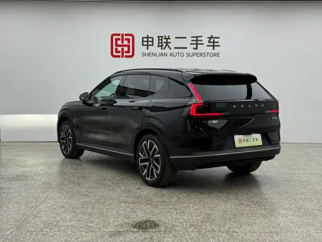 Volvo XC70 Plug-in Hybrid — Фото автомобиля 4