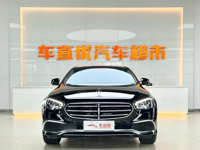 Mercedes-Benz E-Class — Фото автомобиля 3