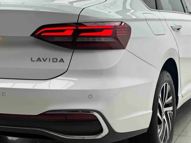Volkswagen Lavida — Фото автомобиля 7