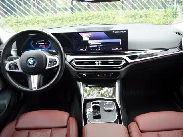 BMW i3 — Фото автомобиля 14