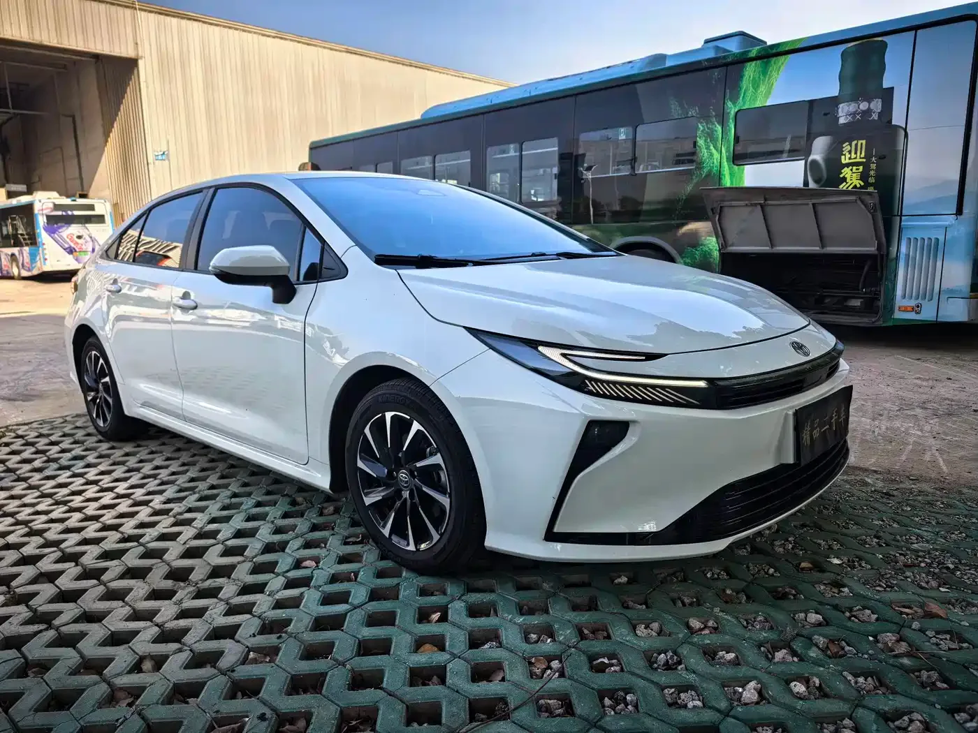 Toyota Corolla 2026 Model 1.8L Smart Hybrid Pioneer Edition — Фото автомобиля 2