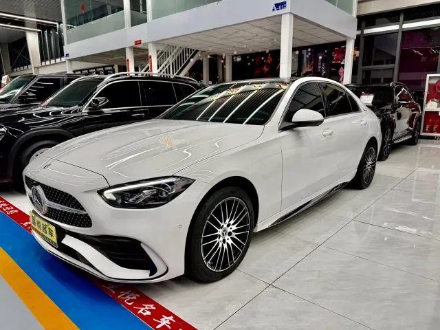 Фотография автомобиля — Mercedes-Benz C-Class