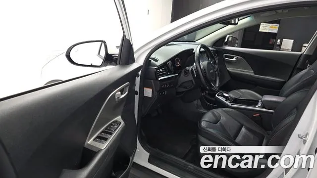 Kia Niro Niro Plus Earth — Фото автомобиля 10