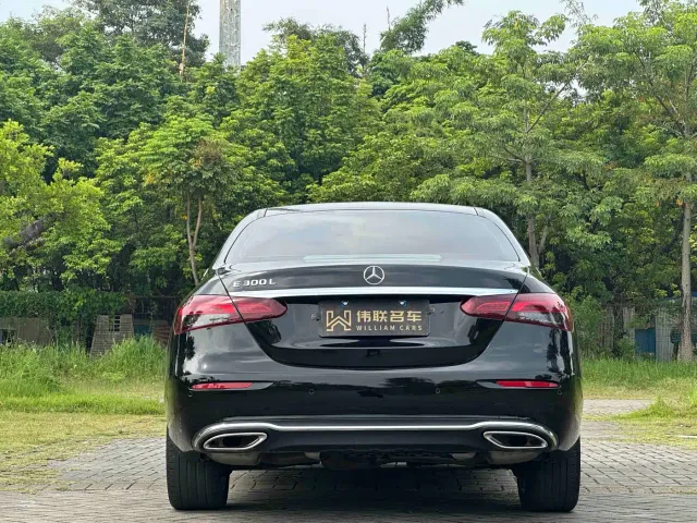 Mercedes-Benz E-Class — Фото автомобиля 5