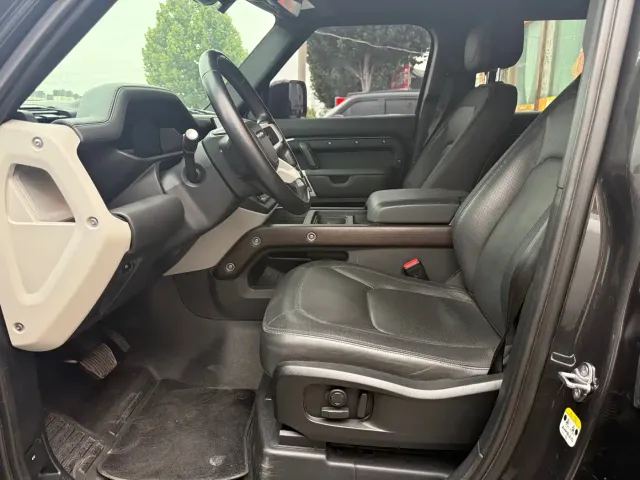 Land Rover Defender — Фото автомобиля 6