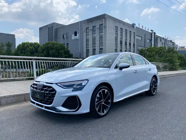 Фотография автомобиля — Audi A3