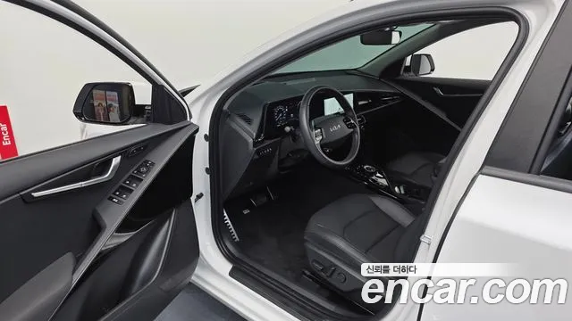 Kia Niro The All New Niro Signature — Фото автомобиля 10