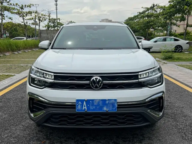 Фотография автомобиля — Volkswagen Tharu