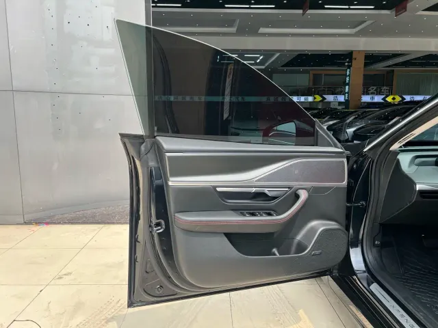 Xpeng P7 — Фото автомобиля 21